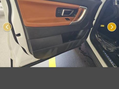 Used 2017 Land Rover Discovery Sport HSE Luxury AWD/4WD image 15