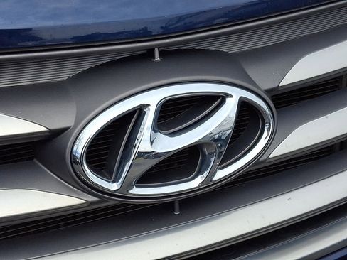 Used 2017 Hyundai Santa Fe Sport image 12