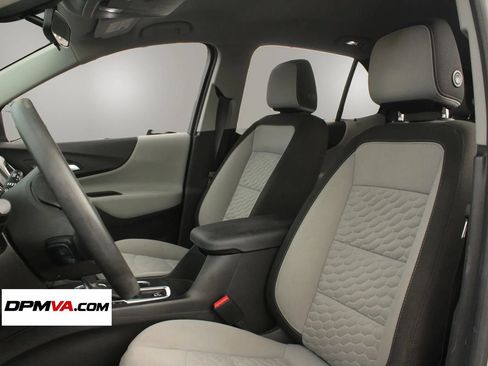 Used 2018 Chevrolet Equinox LS FWD image 16