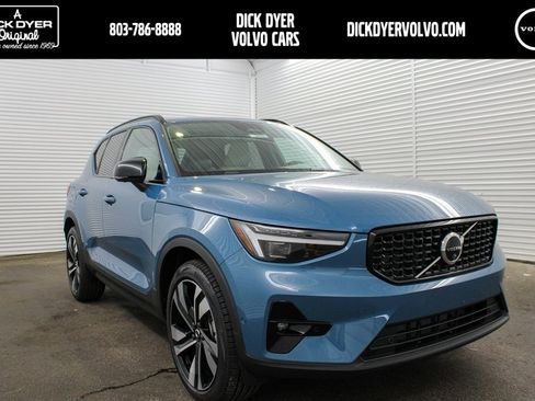 New 2025 Volvo XC40 B5 Ultra w/ Climate Package image 9