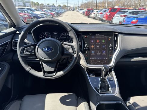 Used 2025 Subaru Outback Onyx Edition XT image 2