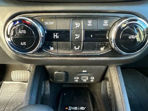 Used 2023 Chevrolet TrailBlazer RS w/ Sun and Liftgate Package image 33