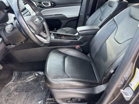 Used 2022 Jeep Compass Limited image 14