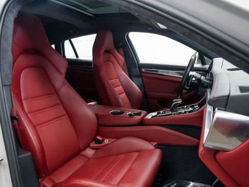 Used 2020 Porsche Panamera GTS image 27