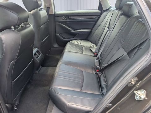 Certified 2018 Honda Accord Touring image 12