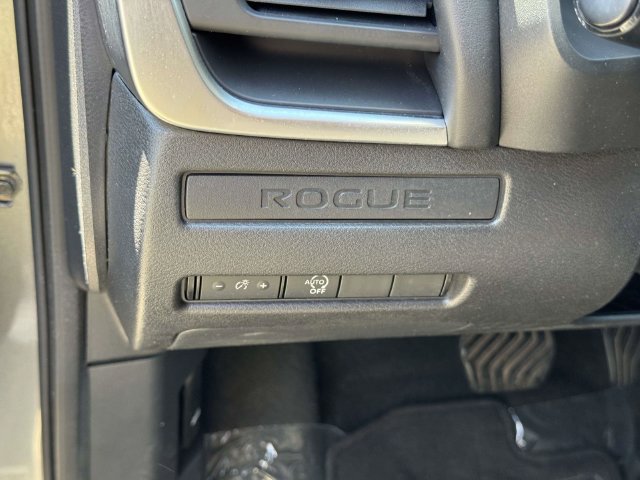 Used 2023 Nissan Rogue S AWD/4WD image 21