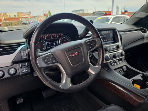 Used 2017 GMC Yukon SLT w/ Open Road Package AWD/4WD image 3