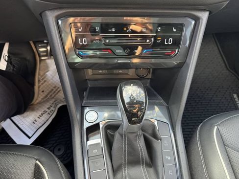 Used 2024 Volkswagen Tiguan SEL R-Line AWD/4WD image 20