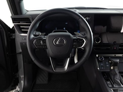 Used 2025 Lexus GX 550 w/ Accessory Package (2T) AWD/4WD image 29