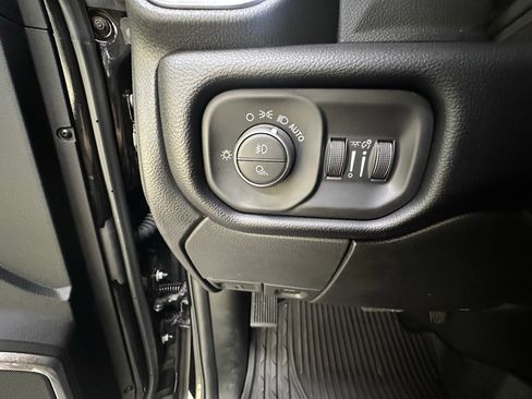 Used 2024 RAM 3500 Laramie AWD/4WD image 23