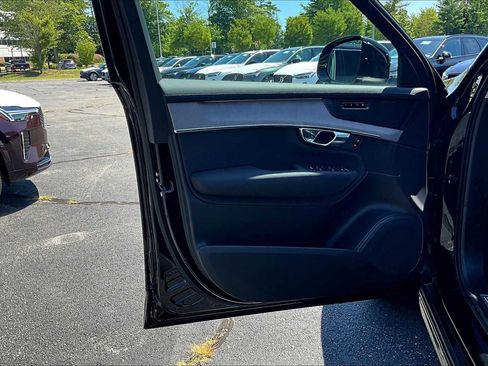 New 2026 Volvo XC90 T8 Ultra w/ Protection Package Premier image 11