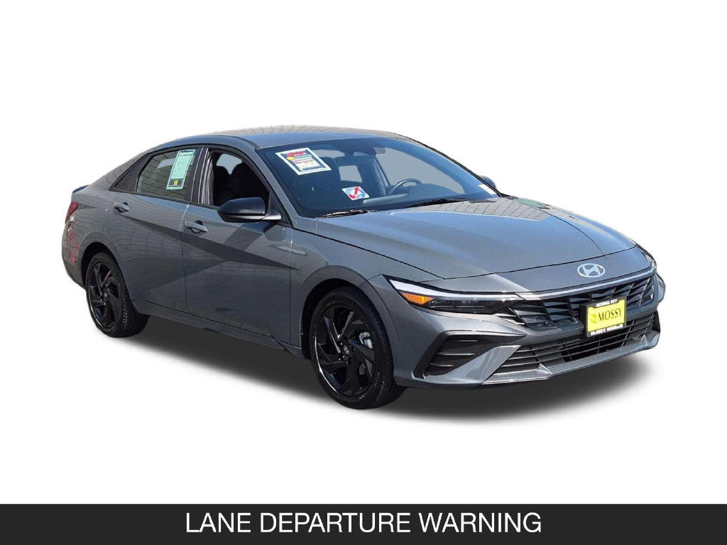 Used 2026 Hyundai Elantra Sport FWD image 2