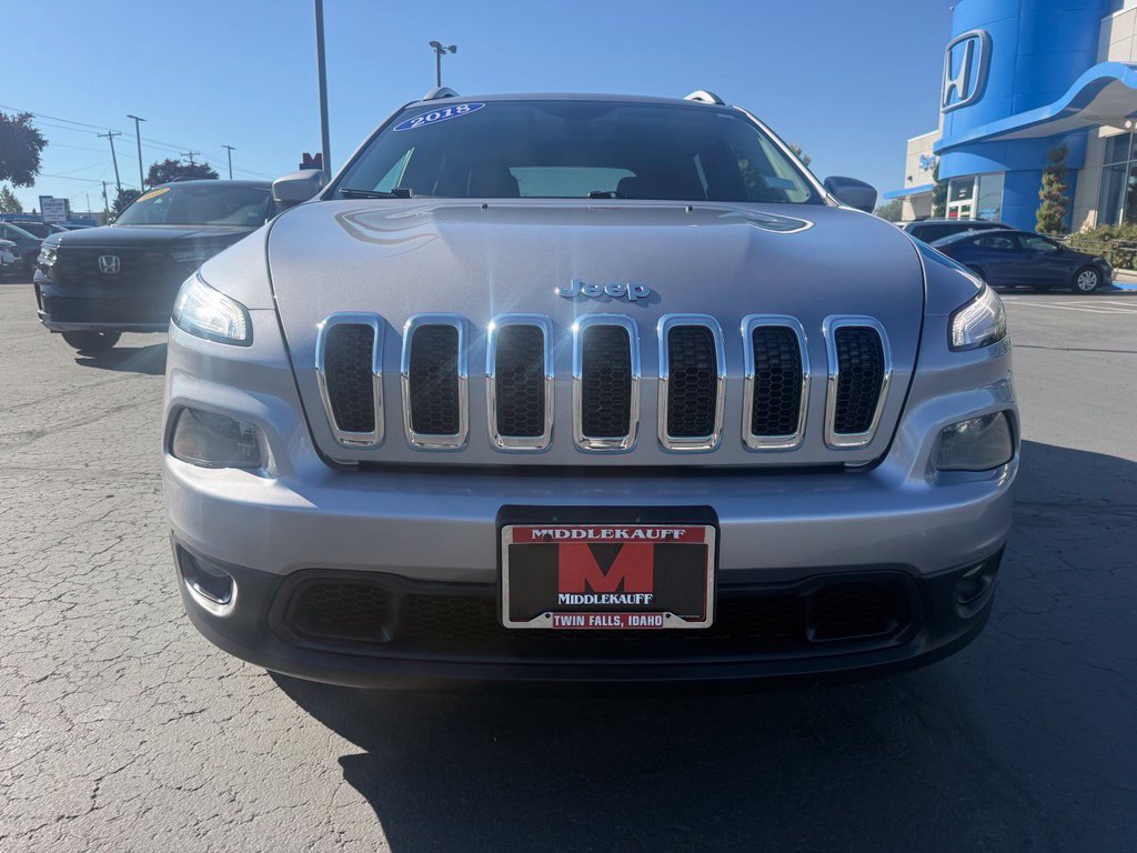 Used 2018 Jeep Cherokee Latitude w/ Safety Group AWD/4WD image 2
