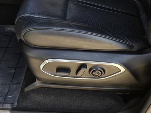 Used 2022 Jeep Wagoneer Series III RWD image 29