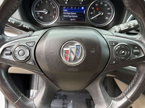 Used 2020 Buick Enclave Essence FWD image 11