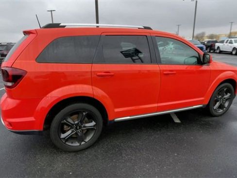 Used 2019 Dodge Journey Crossroad image 2