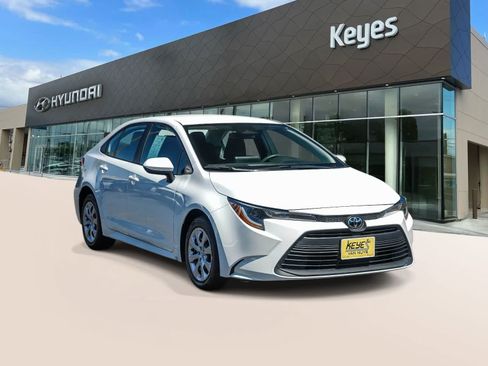 Used 2023 Toyota Corolla LE FWD image 3