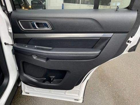 Used 2018 Ford Explorer XLT w/ Equipment Group 202A image 35
