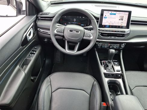 Used 2025 Jeep Compass Limited w/ Driver Assist Group I AWD/4WD image 11