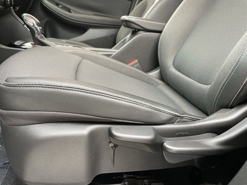 Used 2024 Buick Encore GX Preferred FWD image 19