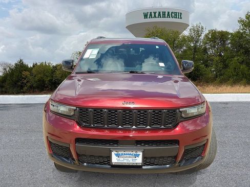Used 2023 Jeep Grand Cherokee L Laredo AWD/4WD image 2