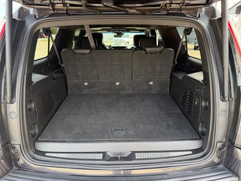 Used 2017 Cadillac Escalade ESV Platinum image 40