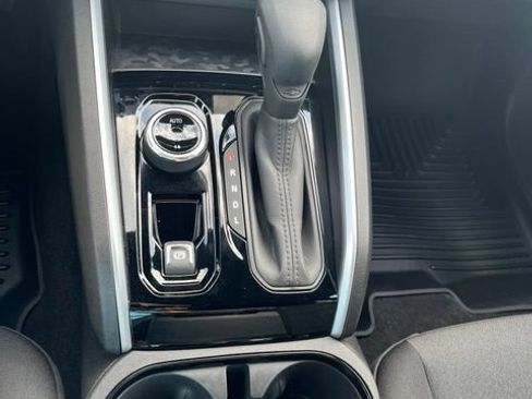 Certified 2024 Chevrolet Colorado Trail Boss w/ Technology Package AWD/4WD image 18