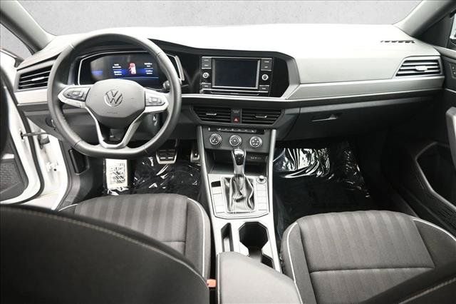 Used 2024 Volkswagen Jetta Sport FWD image 20