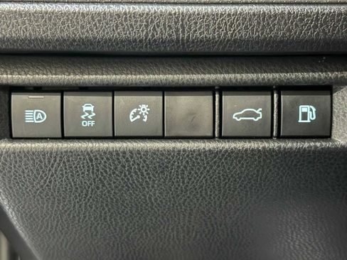 Used 2025 Toyota Camry SE image 18