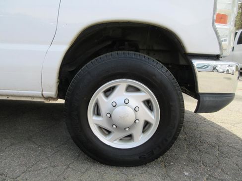 Used 2013 Ford E-350 and Econoline 350 Super Duty w/ Class I Trailer Tow Pkg image 15