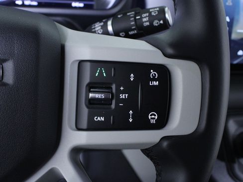 Used 2024 Land Rover Defender 110 S image 23