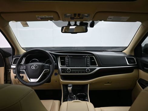Used 2016 Toyota Highlander Limited Platinum image 30