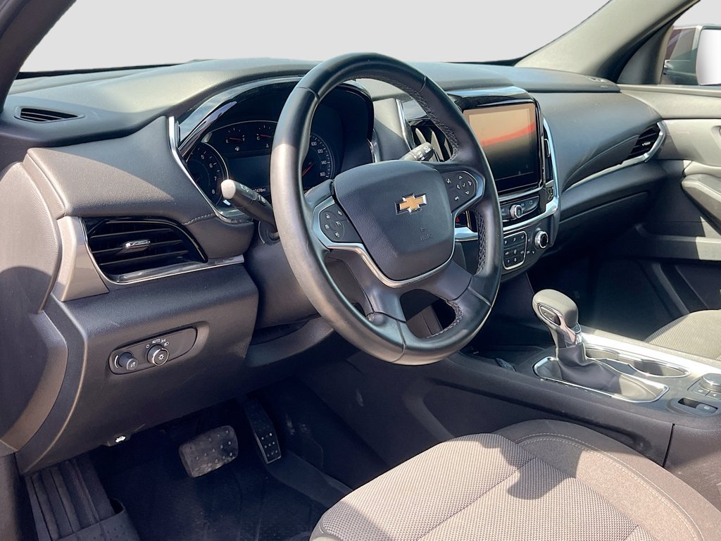 Used 2023 Chevrolet Traverse LT FWD image 9