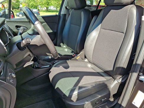 Used 2022 Buick Encore Preferred image 44