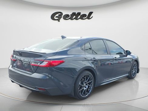 Used 2025 Toyota Camry SE image 4