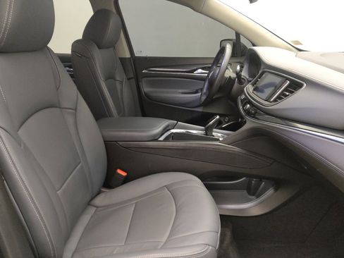 Used 2019 Buick Enclave Essence image 21