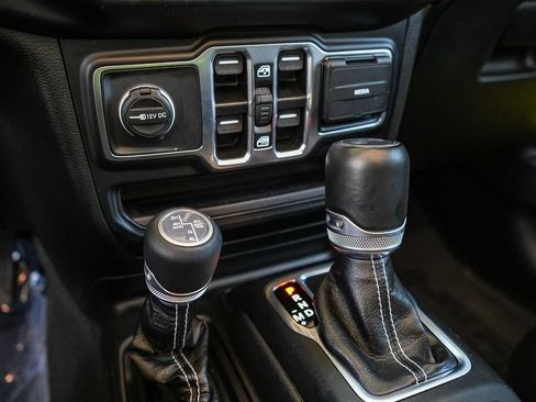 Used 2023 Jeep Wrangler Unlimited Sahara w/ Cold Weather Group AWD/4WD image 20