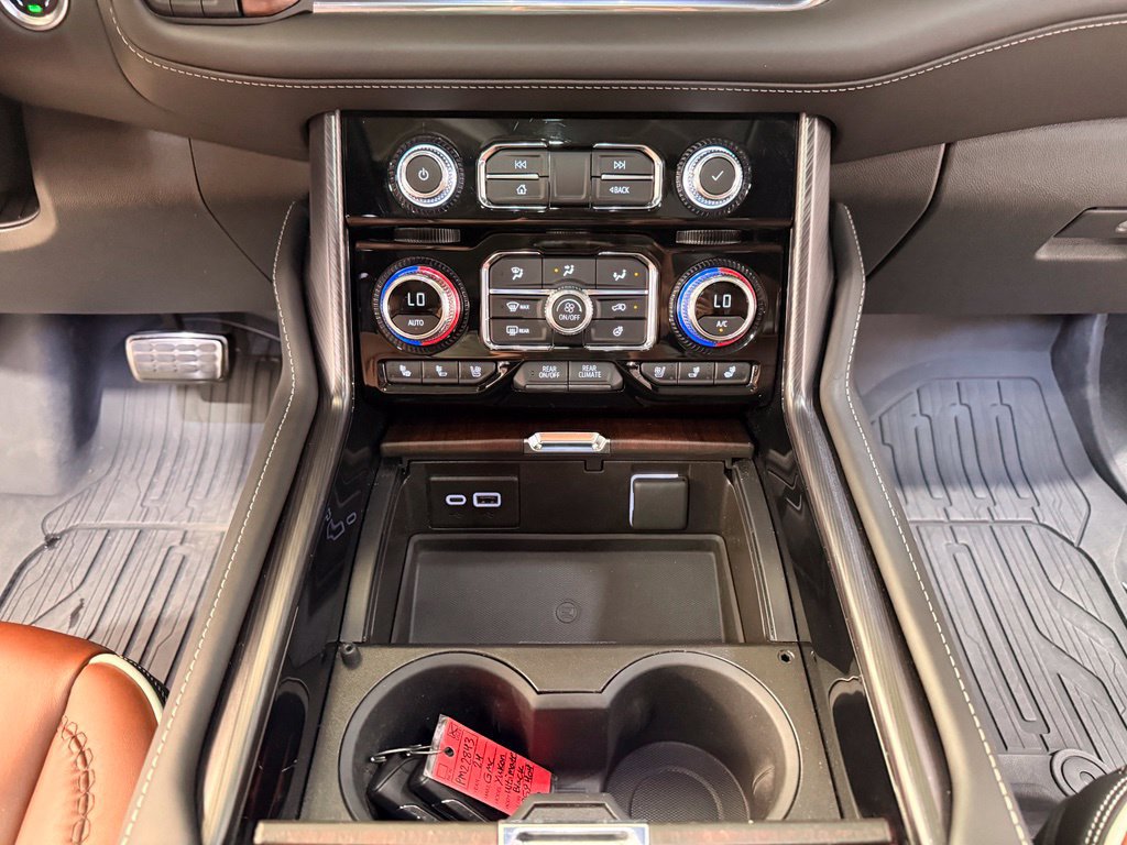Used 2024 GMC Yukon Denali Ultimate AWD/4WD image 26