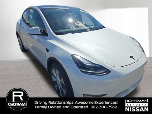 Used 2024 Tesla Model Y 2WD image 6