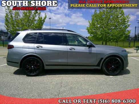 Used 2023 BMW X7 xDrive40i AWD/4WD image 1