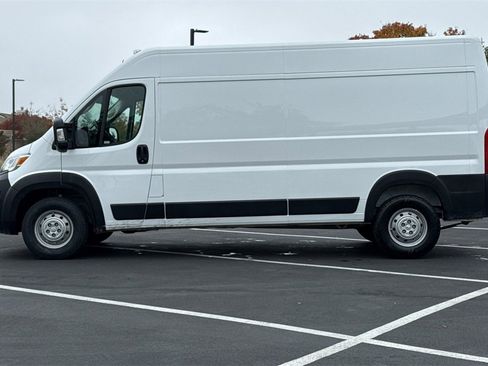Used 2023 RAM ProMaster 2500 image 13