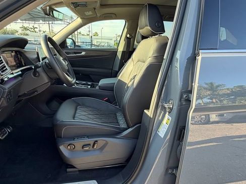 Certified 2026 Volkswagen Atlas SEL Premium R-Line AWD/4WD image 11