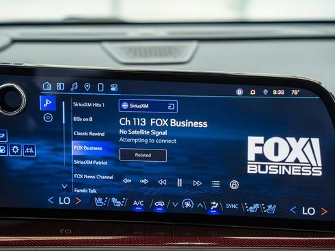 Used 2024 Chevrolet Traverse RS FWD image 24