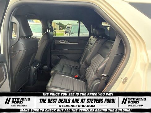 Used 2025 Ford Explorer ST-Line w/ ST-Line Street Pack AWD/4WD image 30