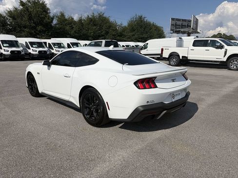 Used 2024 Ford Mustang GT RWD image 5