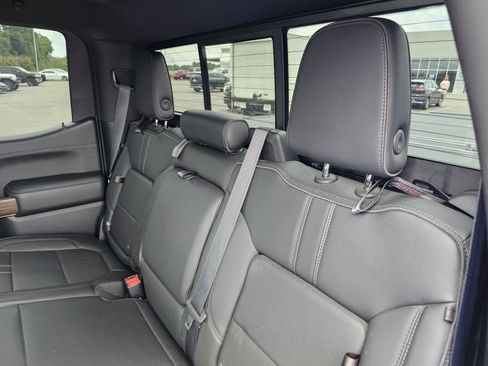 Used 2021 Chevrolet Silverado 1500 High Country w/ Technology Package AWD/4WD image 35