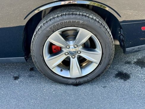 Used 2018 Dodge Challenger SXT image 32