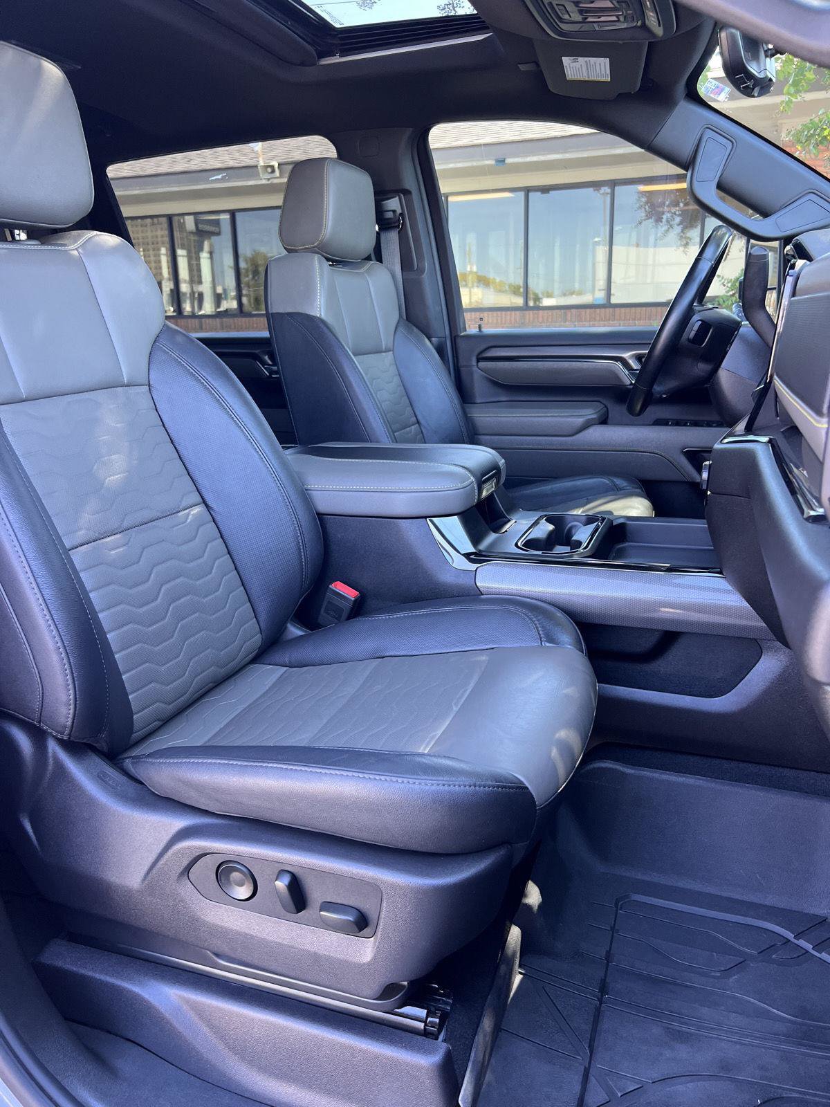 Used 2024 Chevrolet Silverado 2500 ZR2 w/ Technology Package AWD/4WD image 42