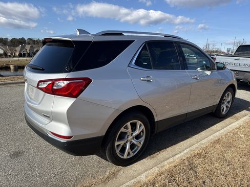 Used 2018 Chevrolet Equinox Premier image 10