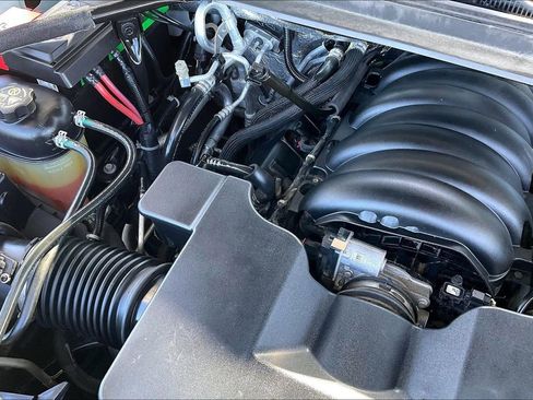 Used 2018 Chevrolet Suburban LT w/ Texas Edition Package image 32